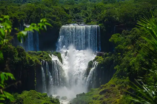 Cascata Diamantina (Diamantina Waterfall)