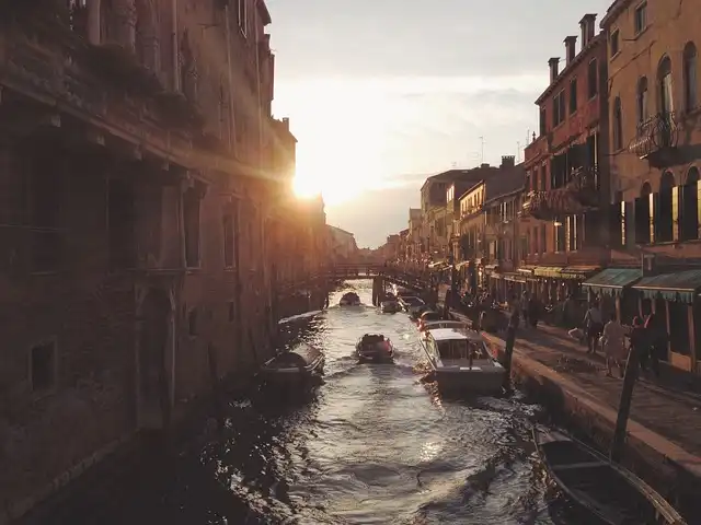 Italy’s Volcanoes: Etna, Vesuvius & Volcanic Landscapes