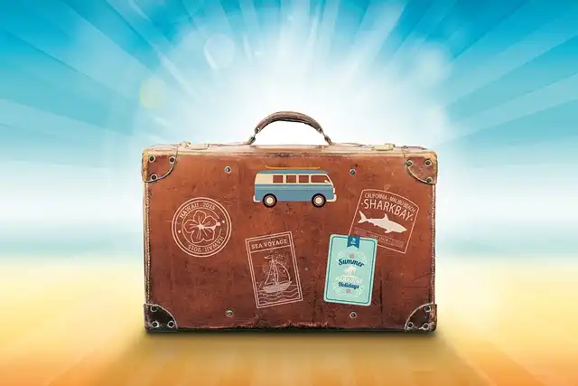 Travel Luggage Strategies: Backpacks vs. Checked Bags & Sharing Tips
