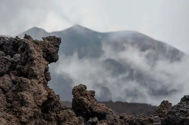 Steðji Rock: Icelandic Myth & Geology