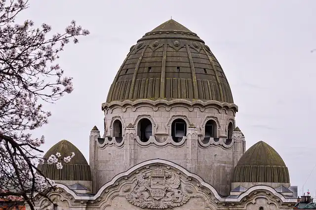 Budapest’s Otthon ĂruhĂĄz: A Time Capsule of Commerce and Architecture